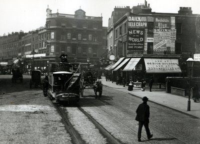 Der Engel, Islington, London, ca. 1890 von English Photographer